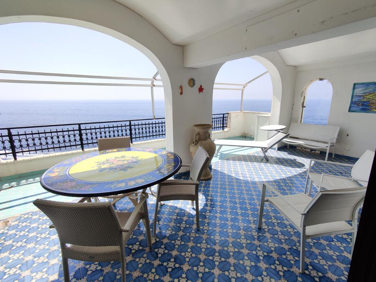Casa La Scogliera Apartment Praiano Luaran gambar