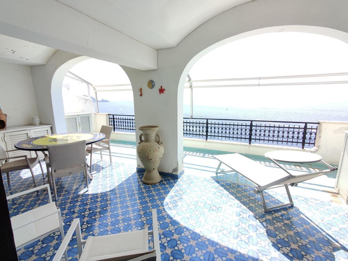 Casa La Scogliera Apartment Praiano Luaran gambar