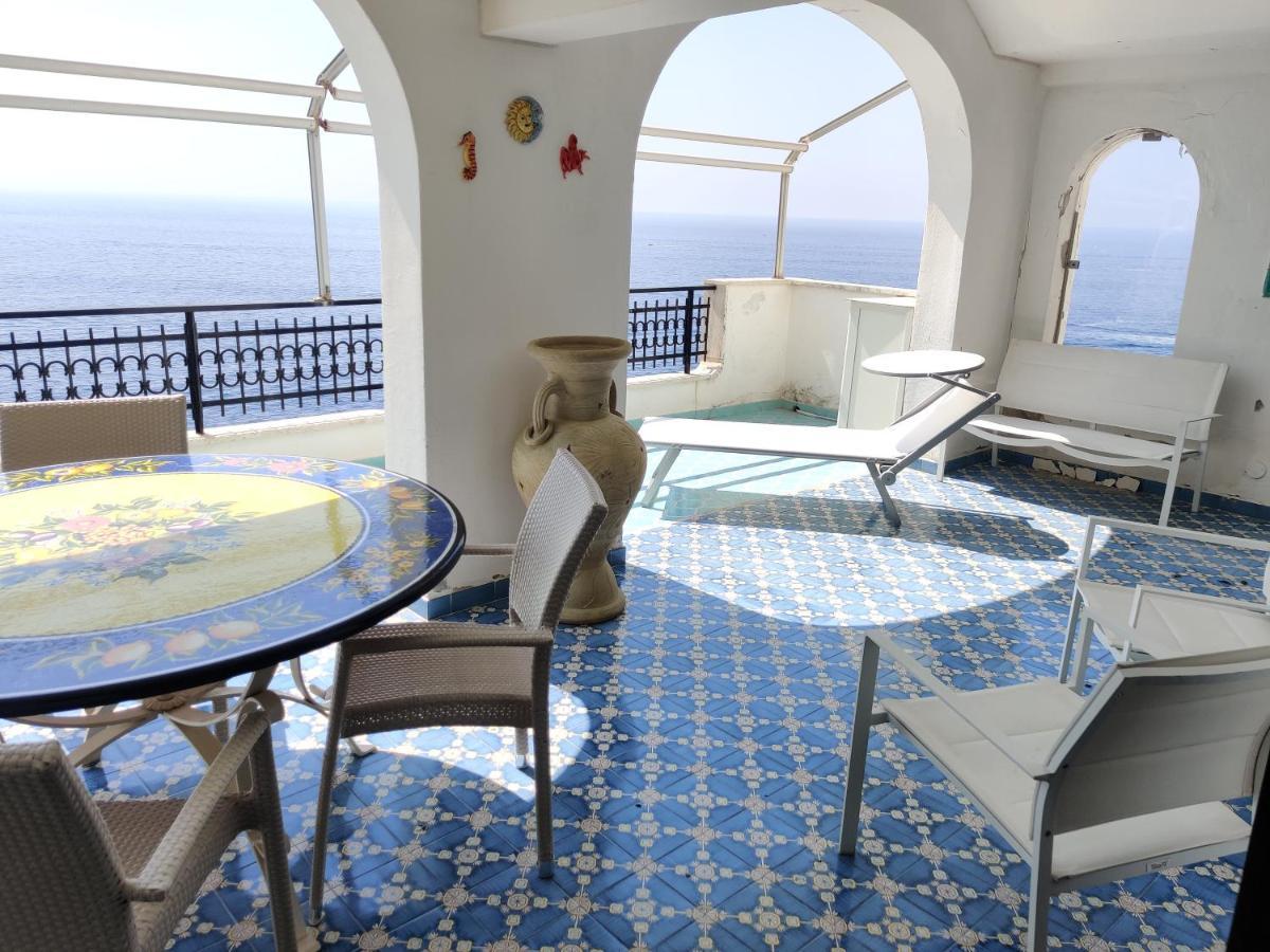 Casa La Scogliera Apartment Praiano Luaran gambar
