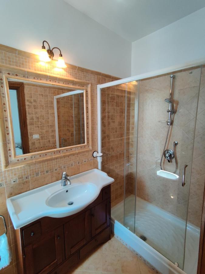 Casa La Scogliera Apartment Praiano Luaran gambar