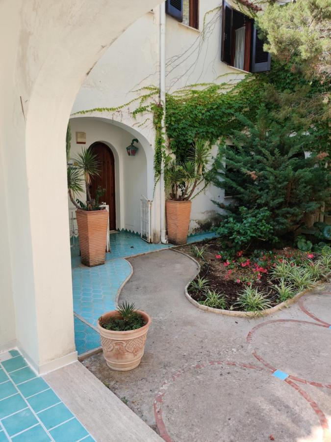Casa La Scogliera Apartment Praiano Luaran gambar