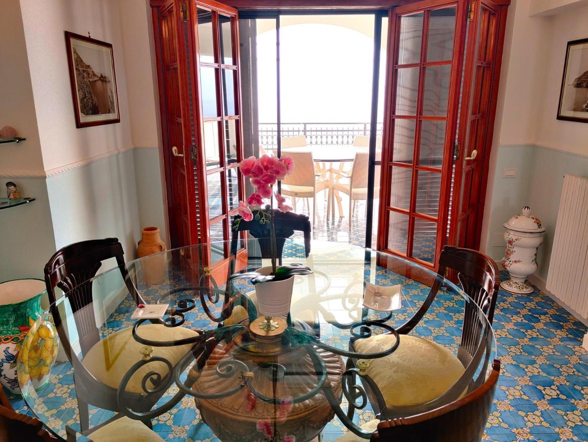 Casa La Scogliera Apartment Praiano Luaran gambar