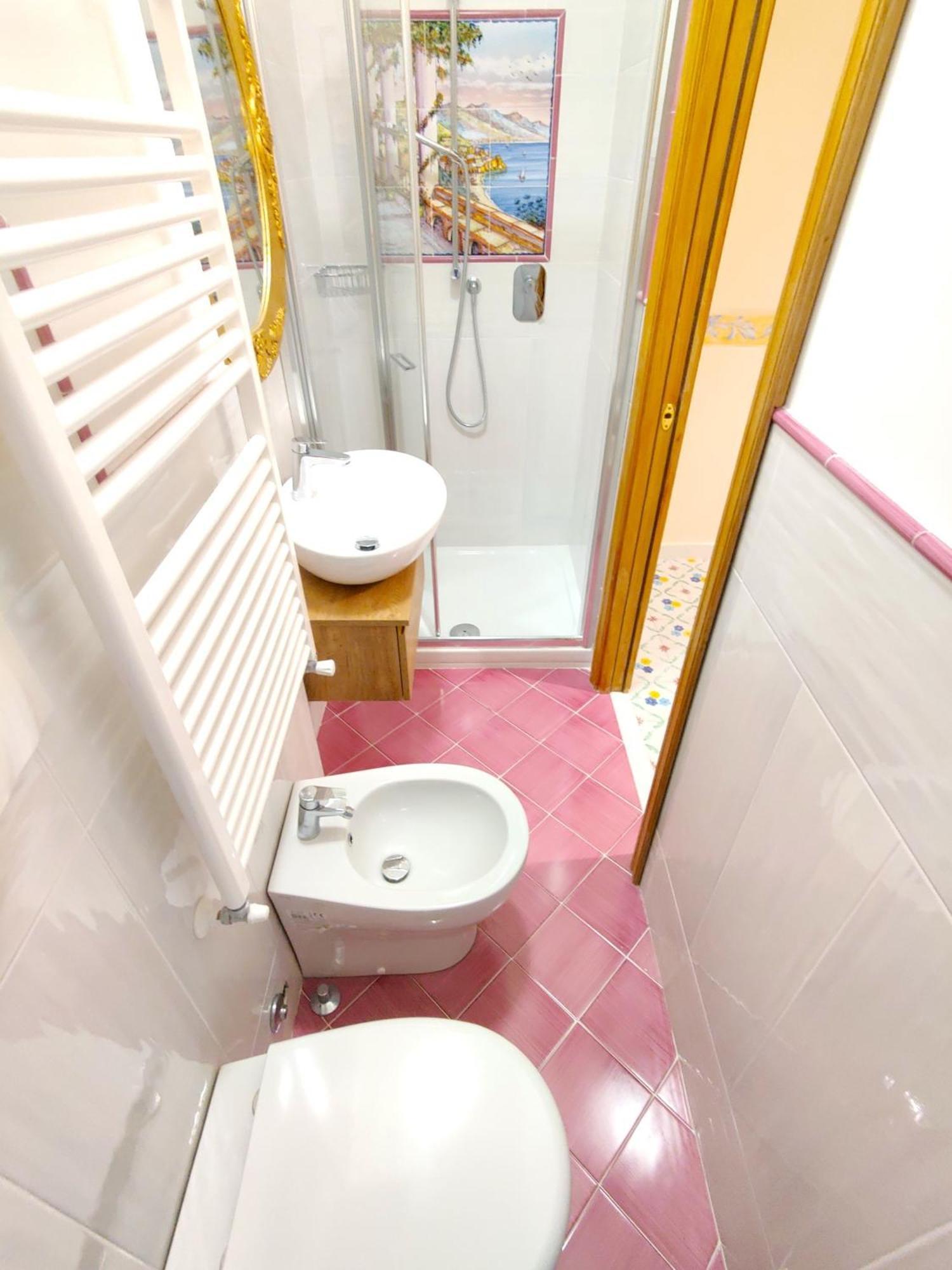 Casa La Scogliera Apartment Praiano Luaran gambar