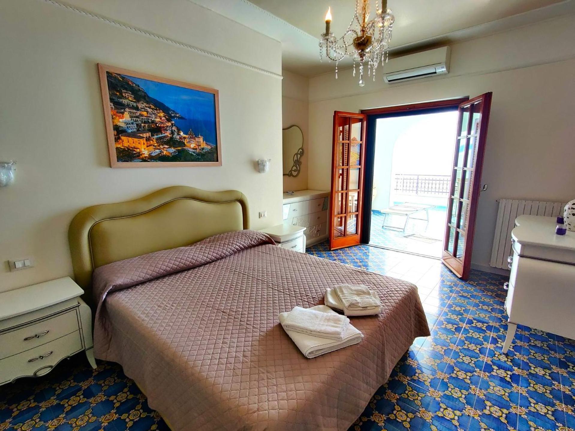Casa La Scogliera Apartment Praiano Luaran gambar