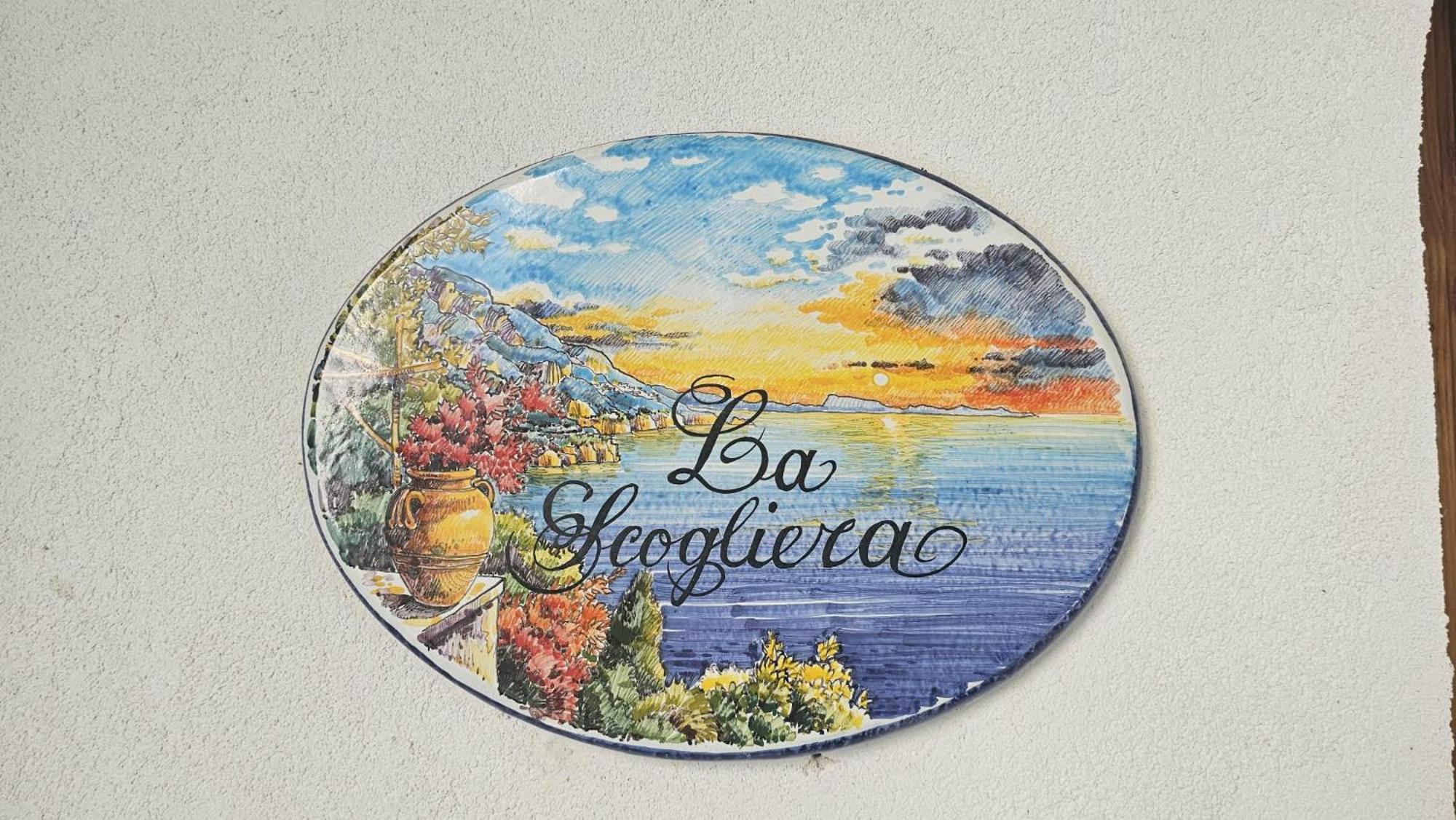 Casa La Scogliera Apartment Praiano Luaran gambar